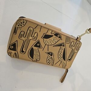 Vera Bradley Vachetta Brown Resort Wristlet Wallet Black Gold Cactus Roadrunner